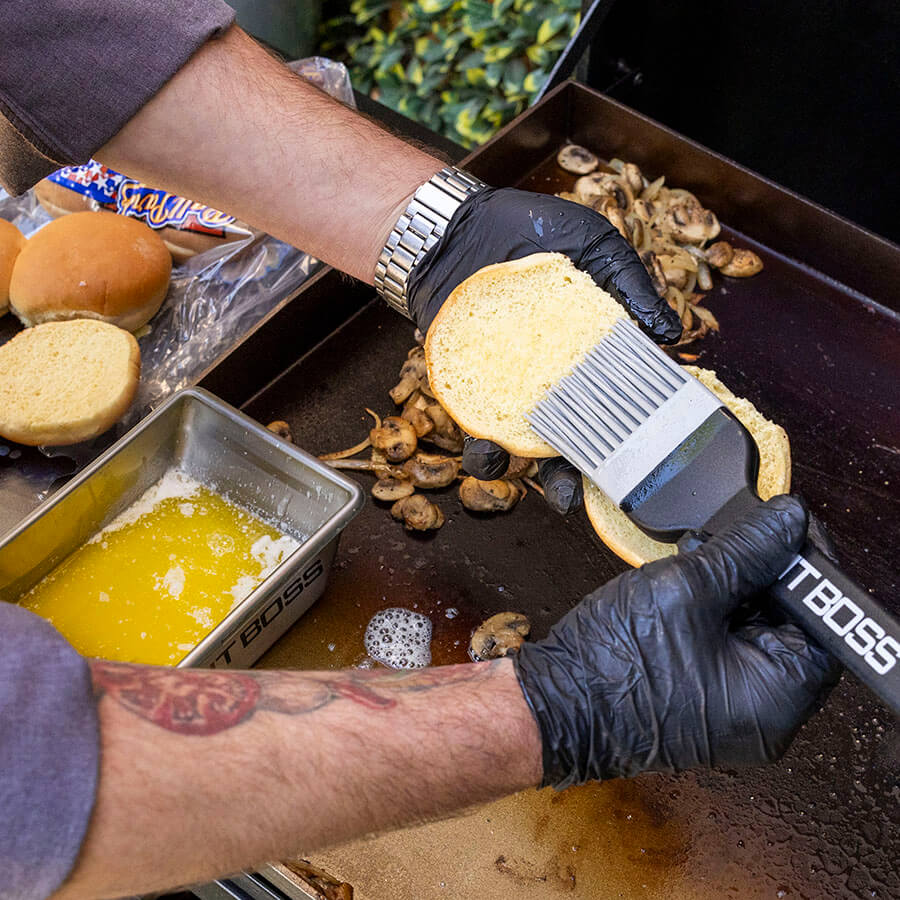 Griddle Sauce Pot and Brush - Image 4